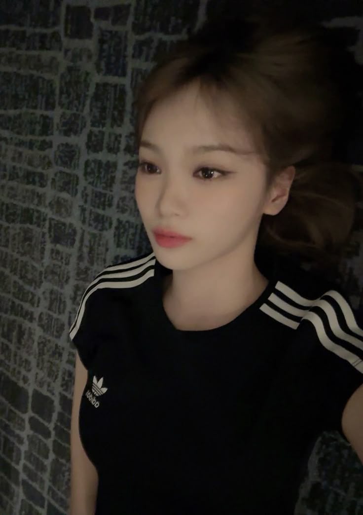 BUNN13B000's tweet photo. Finally the time of night where I get to lie on my living room floor after work and dissociate :3 https://t.co/oZAW0jpWjB
