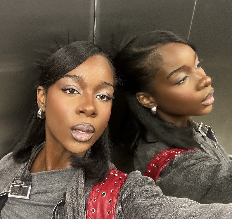 kundairis's tweet image. out mugged by my side profile