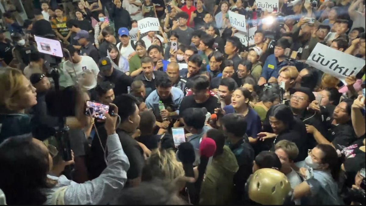 Seradotcast's tweet photo. People Have Spoken so FUCK YOU.

via LIVEREAL - YT

#ThaiElection26 https://t.co/M1WQ8aygh4