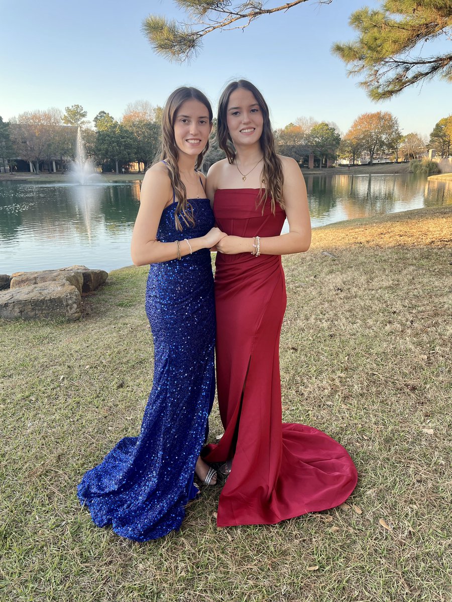 LilyChelly2029's tweet photo. We clean up pretty well! No red dirt anywhere. @ChloeChelly @SJ23Lions Winter Formal #catchers #twins #winfo #softballsisters #softballtwins https://t.co/stjMjKcsQg
