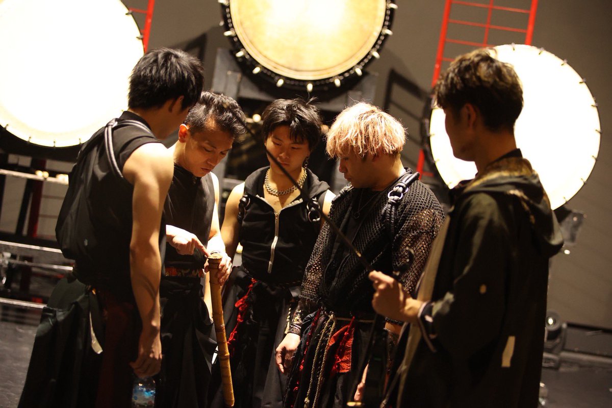 No.361

今日もありがとうございました！

毎日のようにステージに立てて本当に幸せです。

毎回良いステージをお届けできるように、試行錯誤をかさてレベルアップしていきます！

#ゆうやの１日１しあわせ