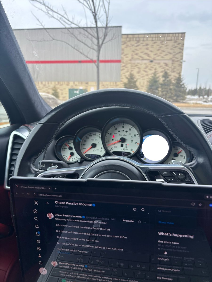 Charlie Light tweet media