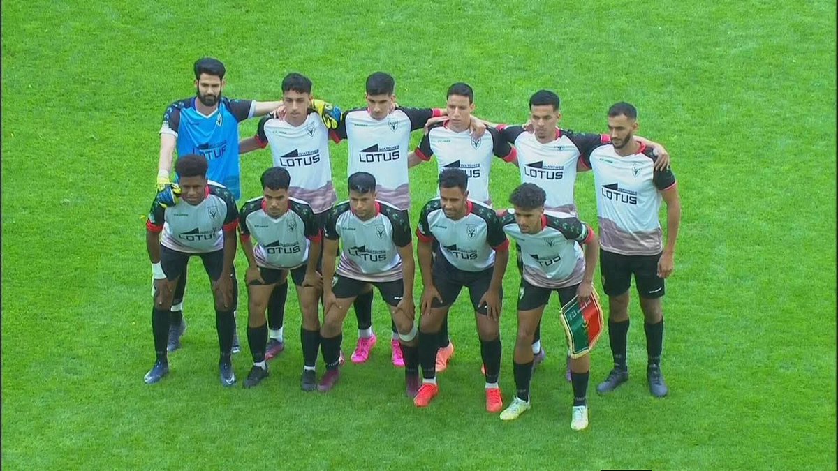 #ترامب يهدر ولا يقعد 
#تبون      منتخب الجمهورية العربية الصحراوية منتظر غدا بالجزائر لخوض لقاء ودي أمام قدماء المنتخب الوطني 
مرحبا بالاشقاء الصحروايين في بلدهم الثاني ✊🏽🇪🇭.