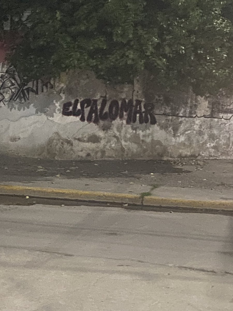 Gran barrio, ideal para tener una cita o para venir a hacer turismo, la gente acá es muy amable y hay deliciosa comida a un suculento precio 💪