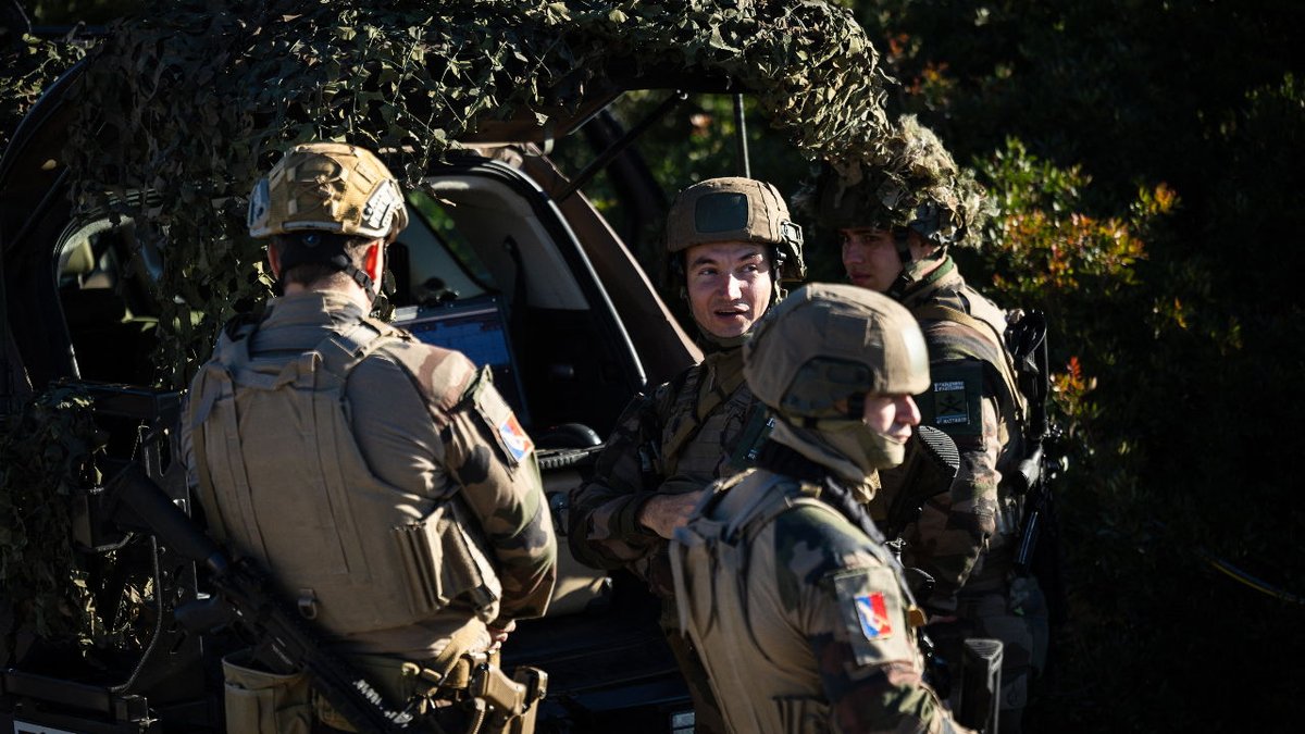 businessamfr's tweet photo. France mène le plus grand exercice militaire depuis la guerre froide https://t.co/YeAZlBHPM4 #France #ExerciceMilitaire #GuerreFroide #Orion26 #TensionsInternationales https://t.co/2SFUX9jIbp