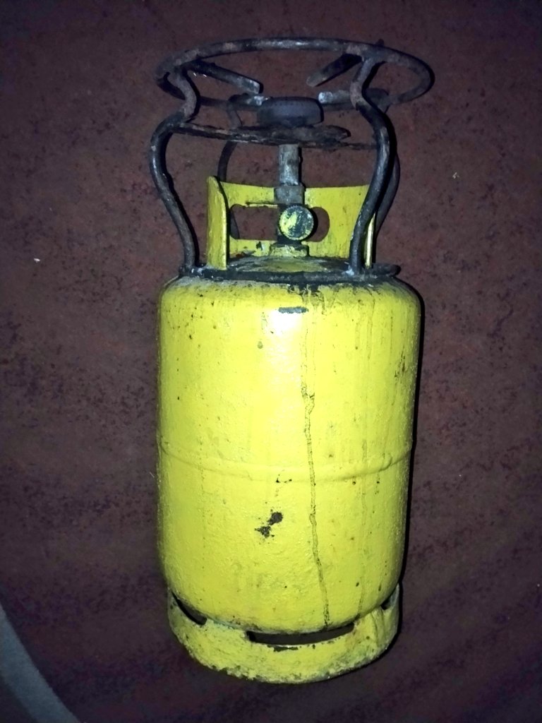 We need cooking gas refills. We're suffering from asthma due to burning plastic to cook food. The price per kilo is 120 shekels, now it's about $40. Please, my dear friends, we need your help and support. 
chuffed.org/project/109350…