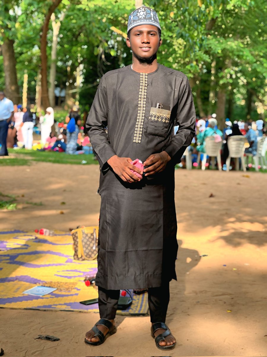 Coach_Adesom's tweet photo. Alhamdulillah 🙏
Let me make this clear for you.

Paying to learn a halal business is NOT the same as wasting money.

You are not paying for magic.
You are paying for:
✅ knowledge
✅ skill
✅ mentorship
✅ a proven system
Thanks @LearnerFlex @tryselar @_clementudoh @evidbescus https://t.co/lPAbolf9io