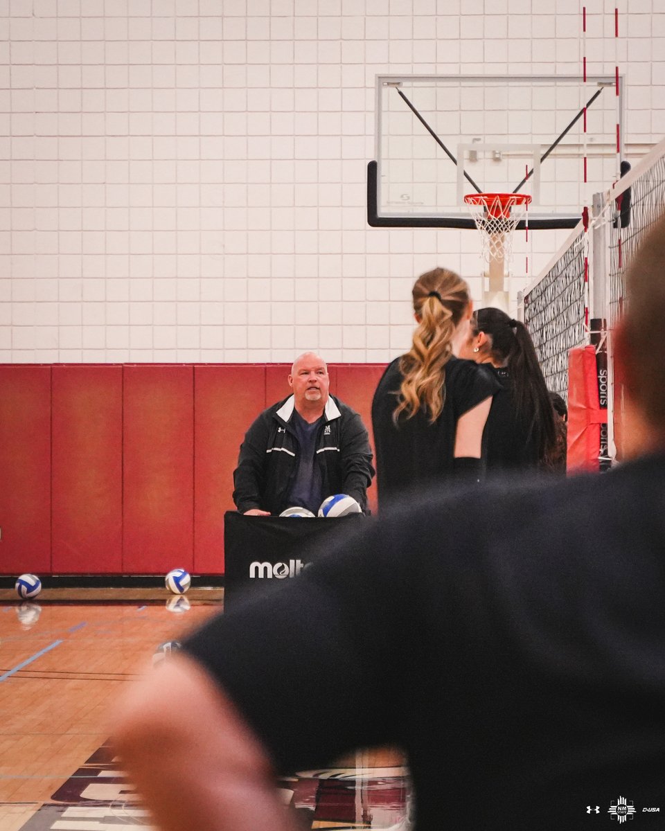 NM State Volleyball tweet media