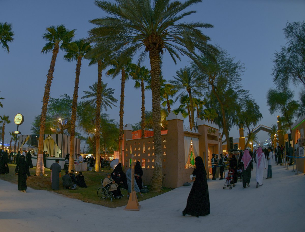 عالم الخرج للتمور والقهوة السعودية |KFSDC tweet media