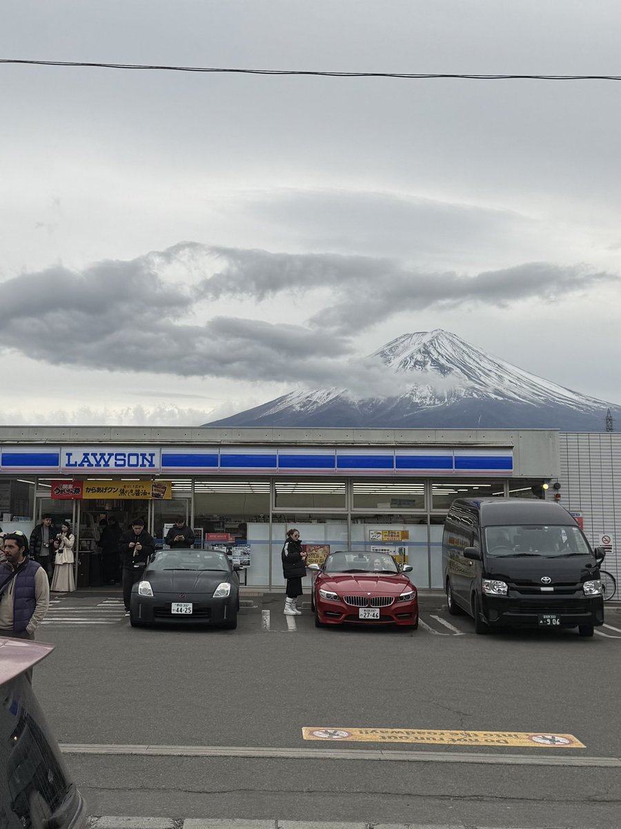 ———-+ tweet media