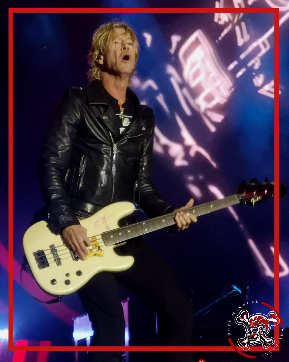 DuffMckaganArg's tweet image. El bajo como protagonista
Impacto, Identidad, Estilo …
 El no acompaña… Sostiene y @DuffMcKagan lo convirtió en protagonista

En que canción sentís que el bajo de Duff se roba todo? Te leemos

📷 #duffmckaganargentina

#DuffMcKagan #BassPlayer #comunidaddma #dma15anniversary