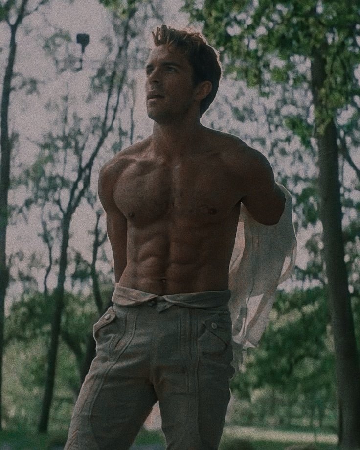 𝐂𝐚𝐦𝐞𝐫𝐨𝐧 𝐒𝐩𝐚𝐫𝐤𝐬 𝒂𝒌𝒂 𝟏𝟑𝟑. 🤕 (@sklppingst0nes) on Twitter photo 