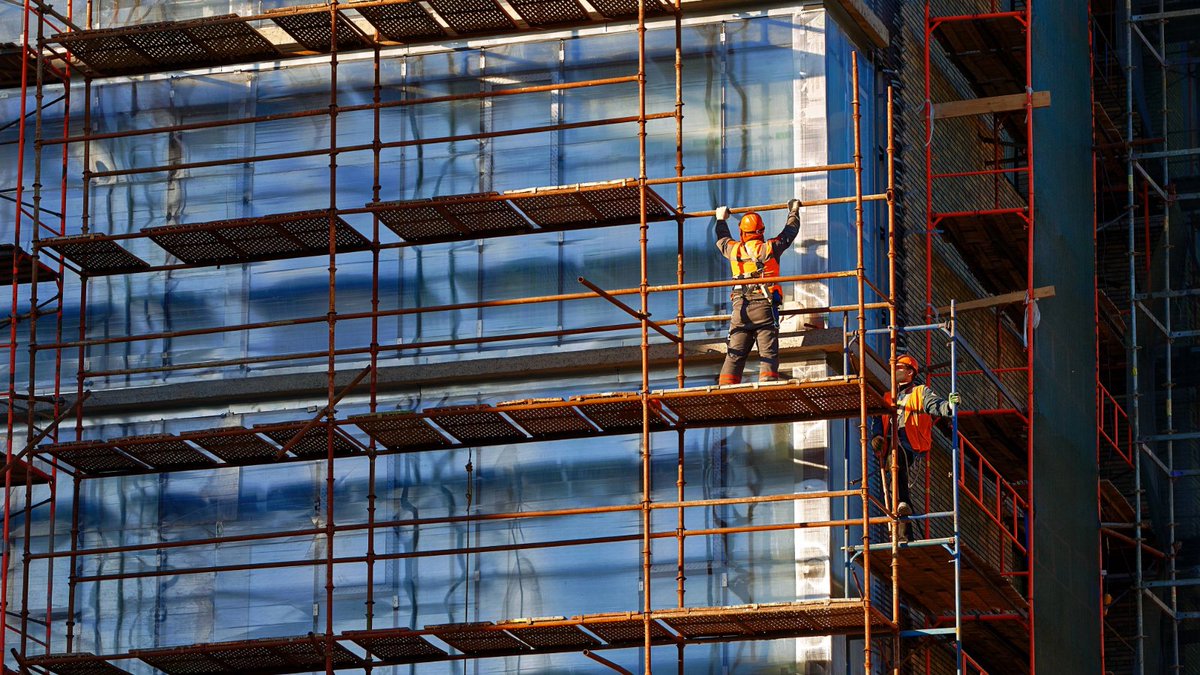 Britain needs builders

With 1.5 million new homes to be built, there's never been a better time to consider a construction apprenticeship.

Bricklaying, carpentry, site management – you could earn while you train for a career in demand.

ow.ly/OGok50Y5P4p

#NAW2026