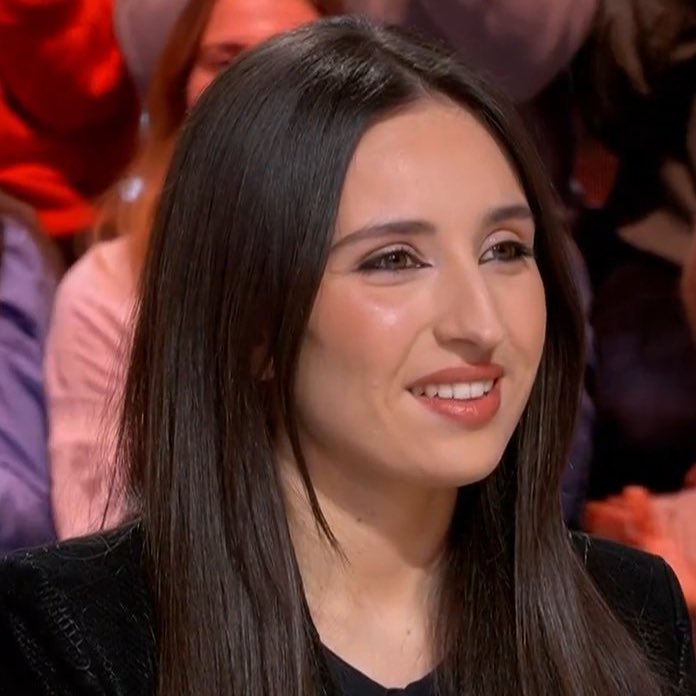 ambre chez quotidien merci la vie et merci à leurs lumières #StarAcademy