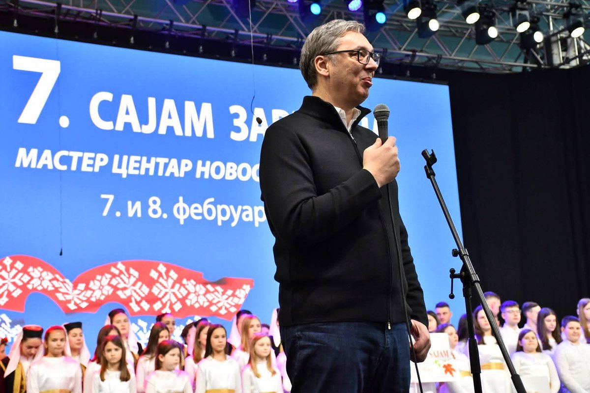 dvrtunic's tweet photo. Сајам завичаја у Новом Саду.
Србија је вечна док су јој деца верна!!! 🇷🇸🇷🇸🇷🇸 https://t.co/y5HmpSUOmo