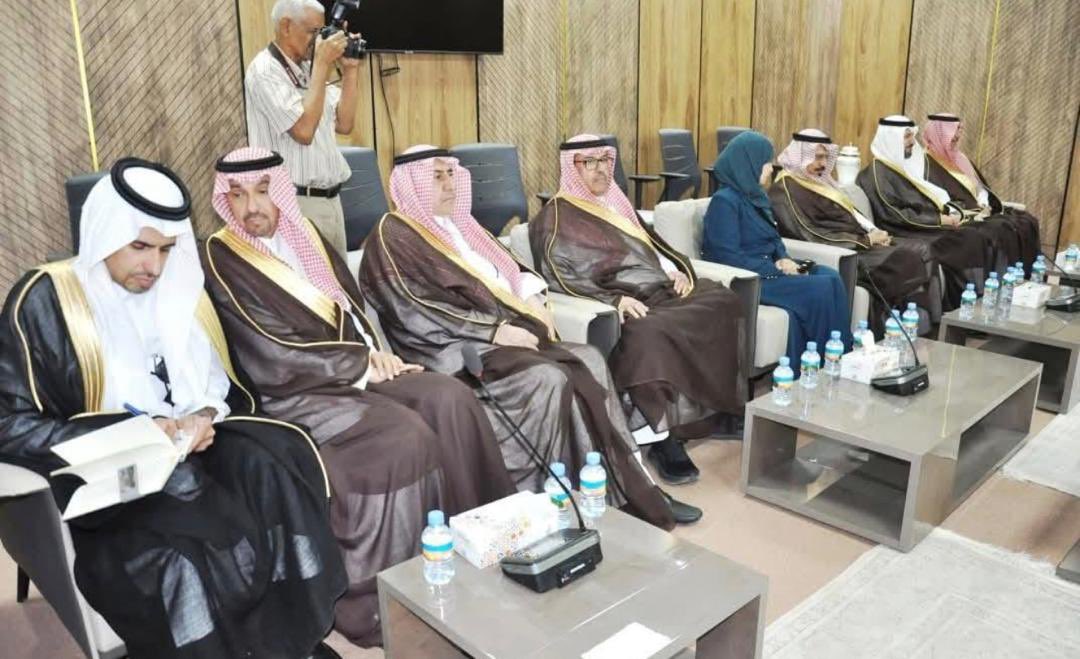 KSAembassyMR's tweet photo. التقى سعادةالسفير الدكتور #عبدالعزيز_بن_عبدالله_الرقابي برفقةمعالي رئيس لجنةالصداقةالبرلمانيةالسعودية الموريتانية د/فهد التخيفي ووفد أعضاء #مجلس_الشورى خلال زيارتهم الحاليةإلى #الجمهورية_الإسلامية_الموريتانية مع رئيس الجمعية الوطنية محمد بمب مكت في مقر المجلس بحضور عدد من النواب https://t.co/5KbsVvQpTj