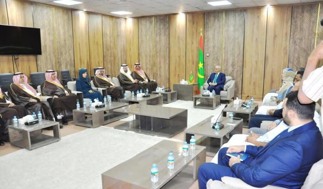 KSAembassyMR's tweet photo. التقى سعادةالسفير الدكتور #عبدالعزيز_بن_عبدالله_الرقابي برفقةمعالي رئيس لجنةالصداقةالبرلمانيةالسعودية الموريتانية د/فهد التخيفي ووفد أعضاء #مجلس_الشورى خلال زيارتهم الحاليةإلى #الجمهورية_الإسلامية_الموريتانية مع رئيس الجمعية الوطنية محمد بمب مكت في مقر المجلس بحضور عدد من النواب https://t.co/5KbsVvQpTj