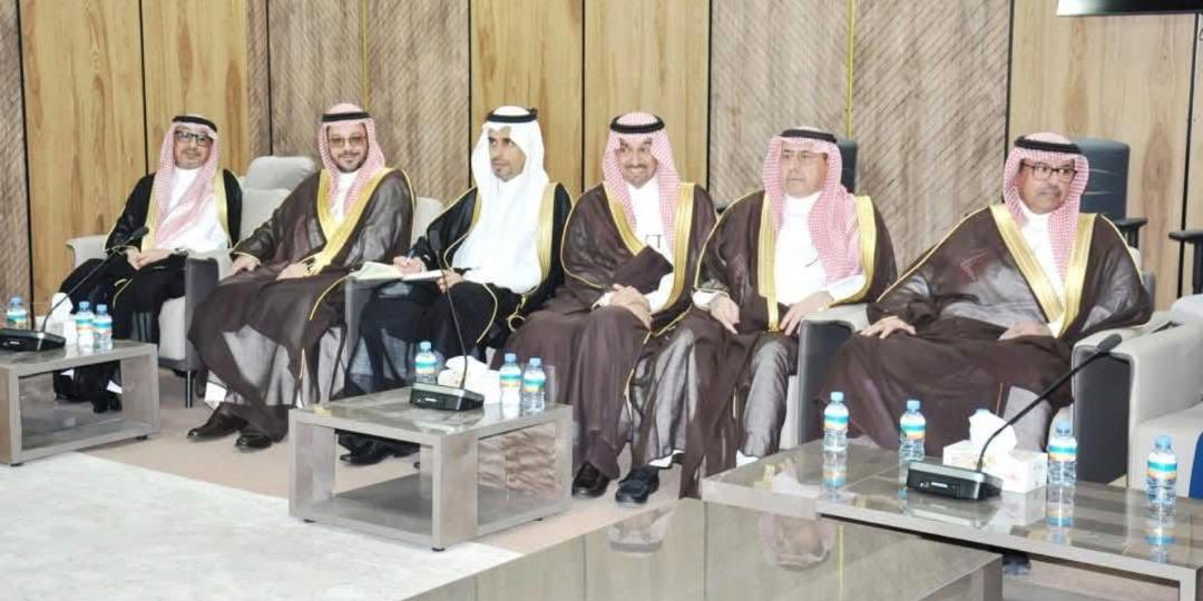 KSAembassyMR's tweet photo. التقى سعادةالسفير الدكتور #عبدالعزيز_بن_عبدالله_الرقابي برفقةمعالي رئيس لجنةالصداقةالبرلمانيةالسعودية الموريتانية د/فهد التخيفي ووفد أعضاء #مجلس_الشورى خلال زيارتهم الحاليةإلى #الجمهورية_الإسلامية_الموريتانية مع رئيس الجمعية الوطنية محمد بمب مكت في مقر المجلس بحضور عدد من النواب https://t.co/5KbsVvQpTj
