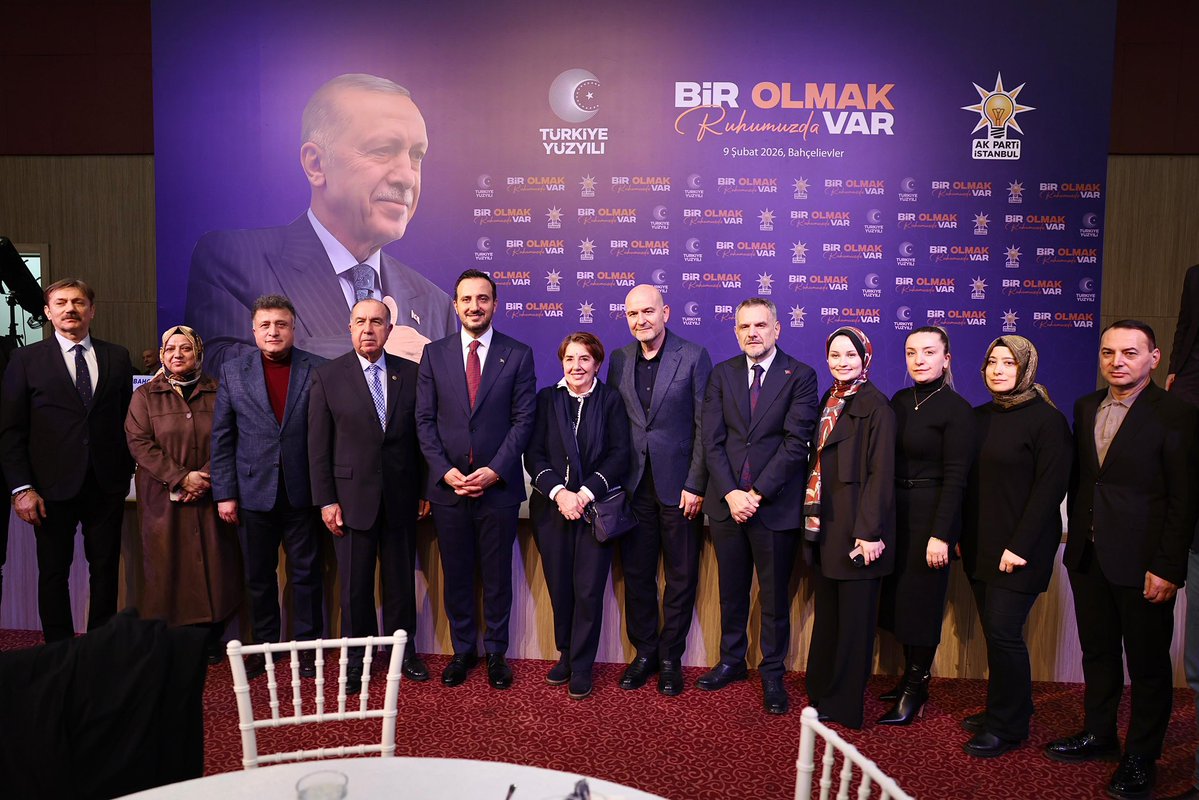 AK Parti ailemizin gönül birlikteliğini, vefa duygusunu ve güçlü dayanışmasını bir kez daha hep birlikte hissettik.

İl Başkanımız <a href="/abdullahozdemir/">Abdullah Özdemir</a> başkanlığında gerçekleştirilen “İstanbul’da Bir Olmak” programında teşkilatımızın kıymetli mensuplarıyla bir araya gelmekten büyük