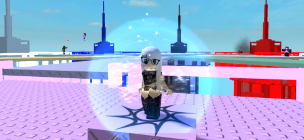 honeiixzz's tweet photo. ojala la burbuja de roblox existiera en irl y me protegiera de todo https://t.co/1X2mxOhSVv
