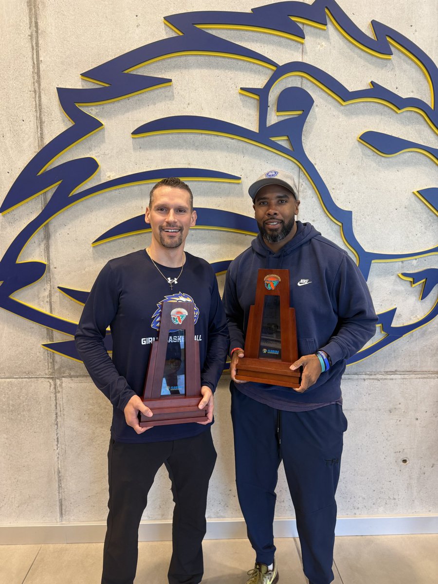 TFA_Athletics's tweet photo. This weekend both #LadyRoyalsBasketball and #RoyalsBasketball won district championships, marking the first time since 2017 that both teams won their Districts in the same season! Historic. 

#DevelopingChampions 
#GoRoyals https://t.co/npmyGvo2vv