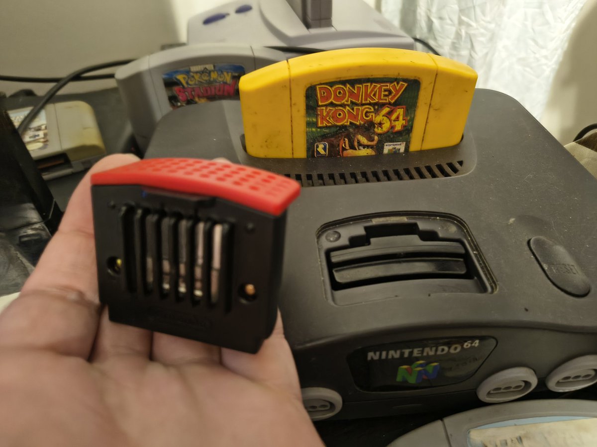 TimPrime1's tweet image. My brother got me an expansion pack for the #N64 so we could replay #DK64. My wife got me a reissue #Transformer, #Bombshell. Having a pretty good time for my birthday. Will post a pic of the Insecticon soon.