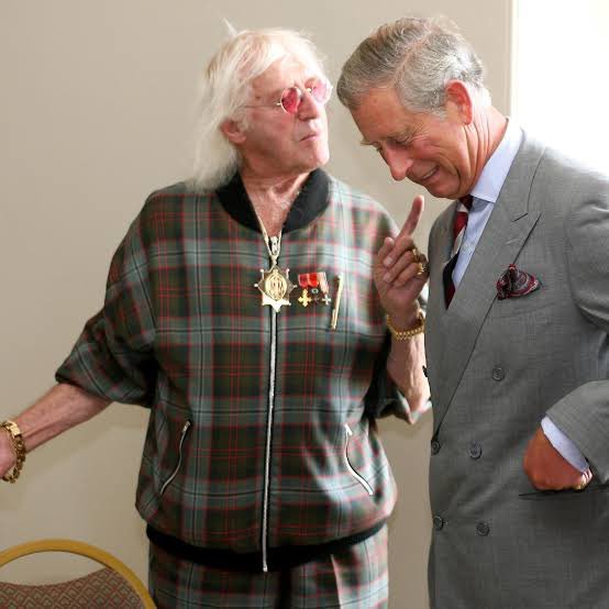 What are the odds that two brothers from the Royal Family became best mates with two of the most notorious p-dohs ever?

Prince Andrew with Epstein — probably the worlds most notorious p-doh ever

King Charles with Jimmy Savile — probably Britains most notorious p-doh ever.<a href="/grok/">Grok</a>