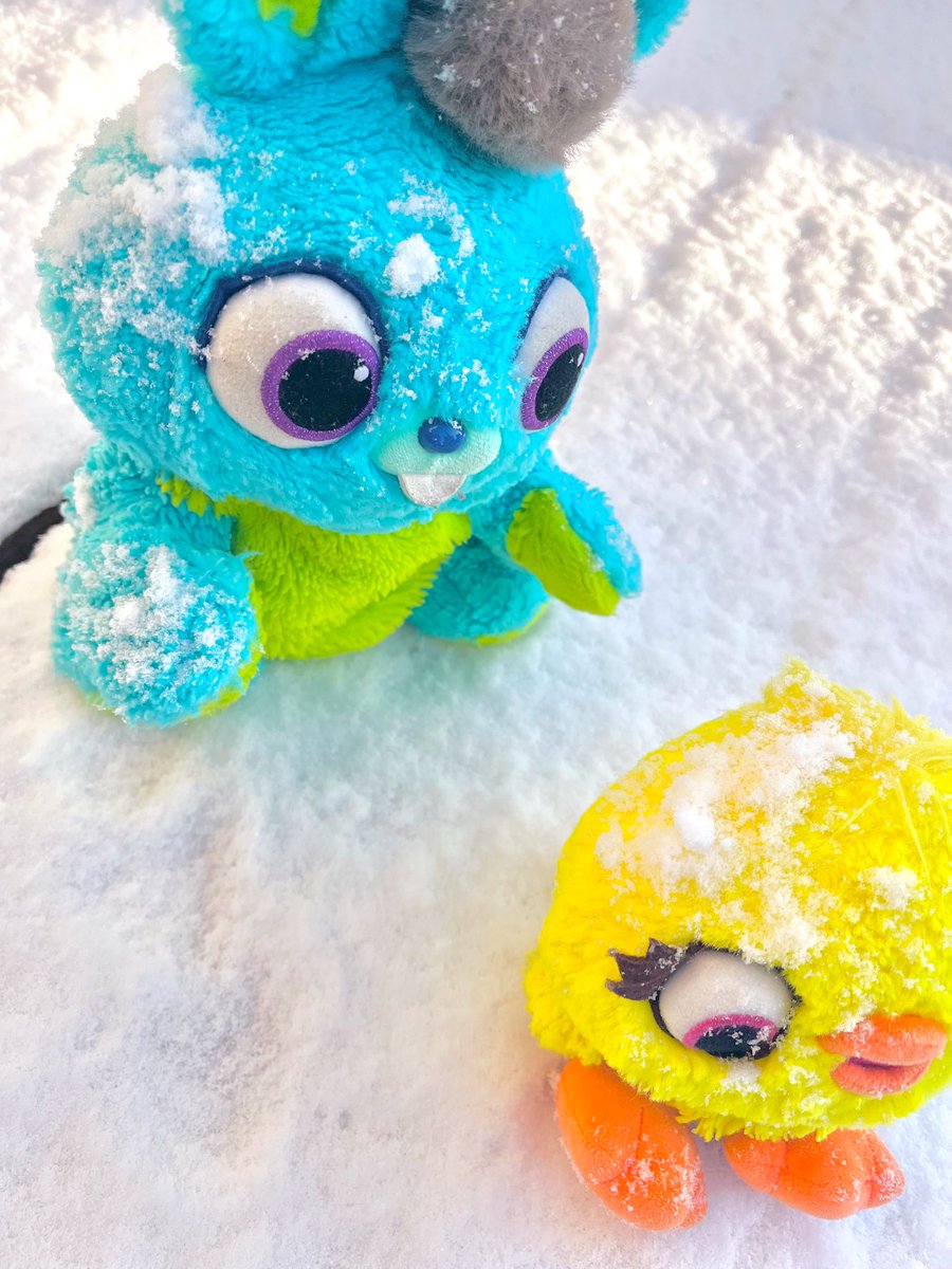 昨日の雪❄️
もう溶けちゃったけど
ふわふわサラサラした雪で遊んでみた✨