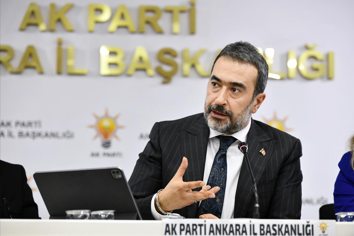 AkpartiAnkara's tweet photo. Haftalık Olağan İl Yönetim Kurulu toplantımızı, İl Başkanımız Sn. @hakanhanozcan başkanlığında, önceki dönem Kahramankazan Belediye Başkanımız Sn. Serhat Oğuz ve önceki dönem Ayaş İlçe Başkanımız Sn. Sakin Gökmen’in katılımıyla gerçekleştirdik. https://t.co/WeXVJiwMLg