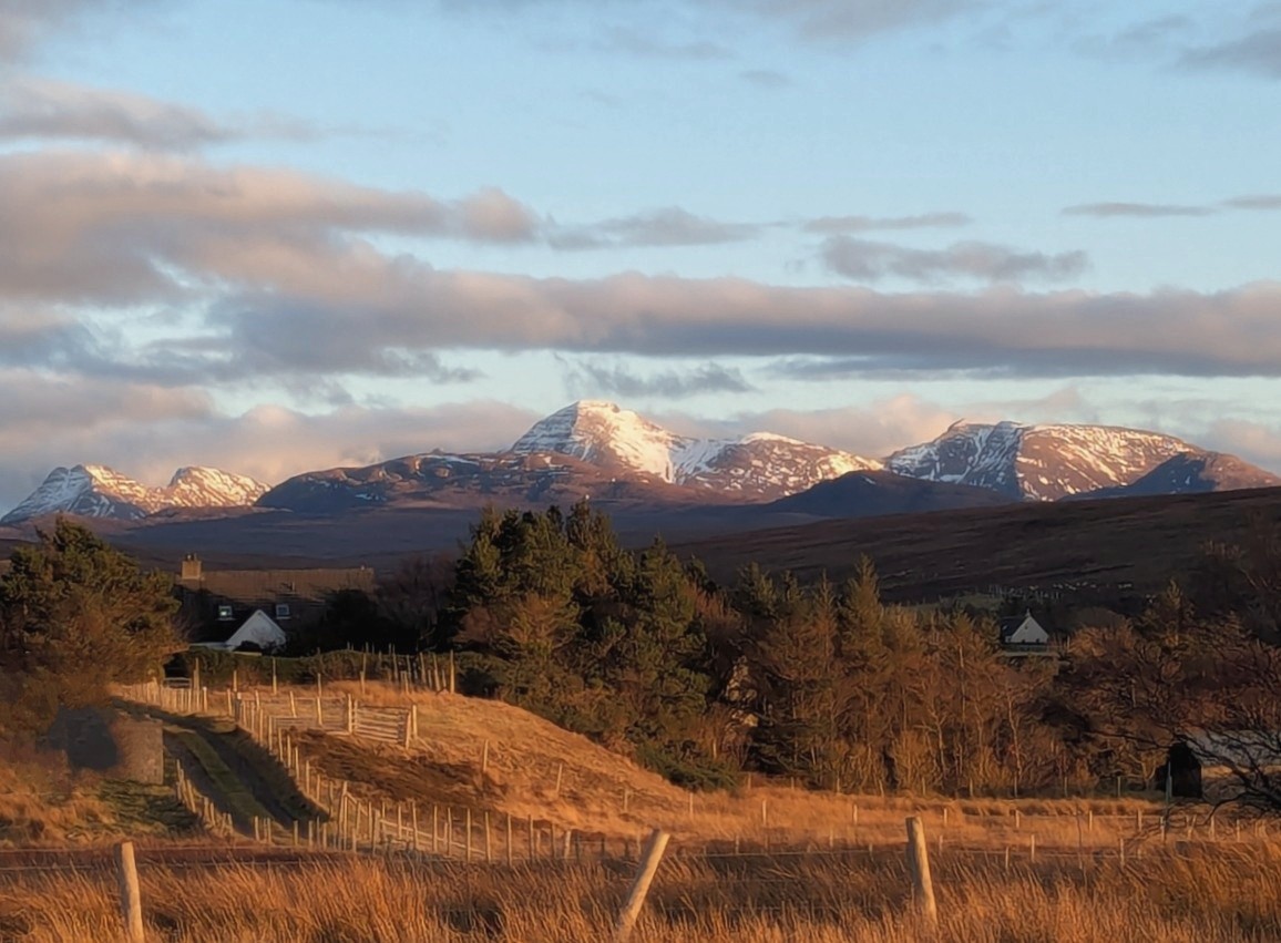 RedRiverCroft's tweet photo. A strange cold calm, a short pause in the stream of biting winds from the east, everything &amp; everyone wrapped in a comfort blanket of solace, peace &amp; light, much-needed respite from the mayhem &amp; chaos of the wider world.

View over the croft to the Torridon mountains. https://t.co/qeJ2ErXw8e