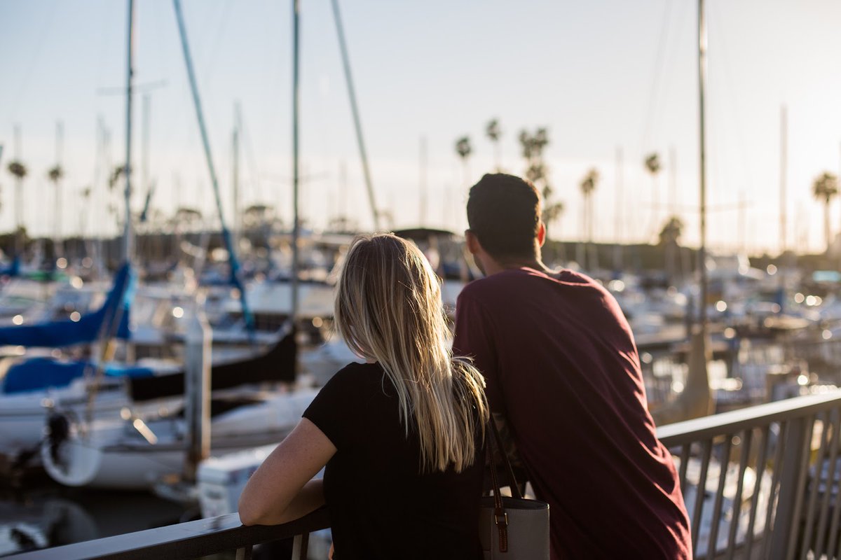 DanaPointHarbor's tweet photo. Valentine’s Day at Dana Point Harbor looks like:

🥂 Wine + shared bites at Frisby Cellars
🛥️ A sunset cruise on the water
🍽️ Oceanfront dining with harbor views
🛍️ Strolling local shops and boutiques for the perfect gift https://t.co/jPkgCQUqUc