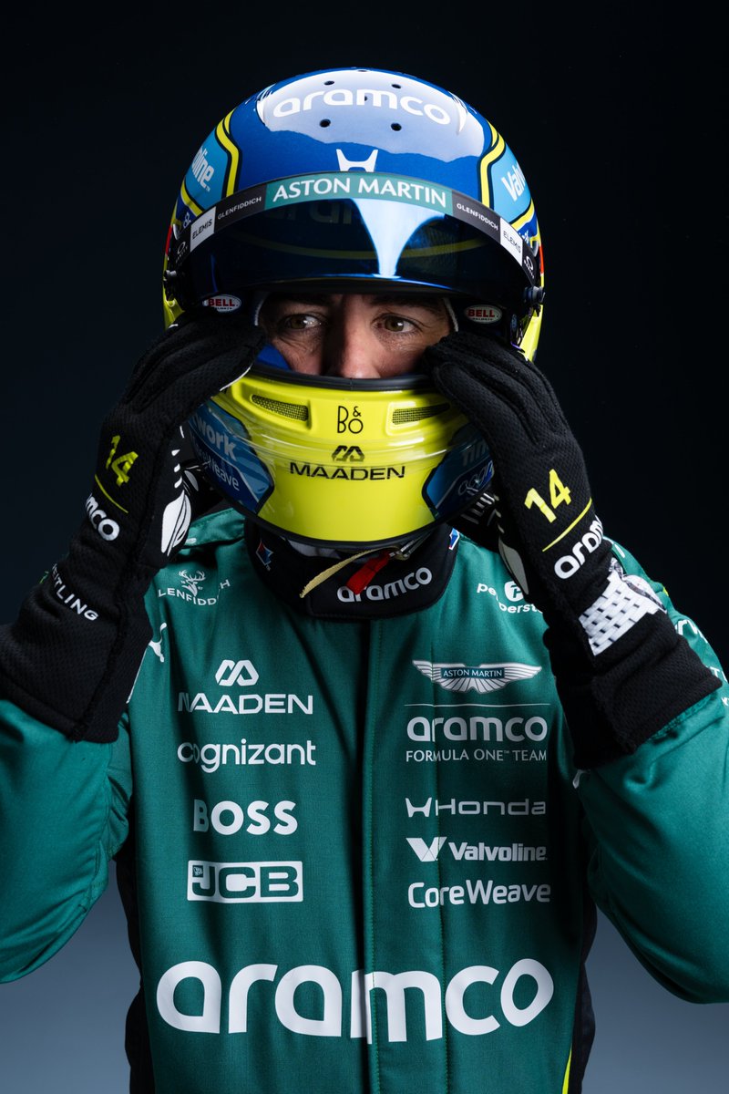 FormulaDirecta's tweet image. 🚨 ¡Fernando Alonso presenta su casco de 2026!

#F1