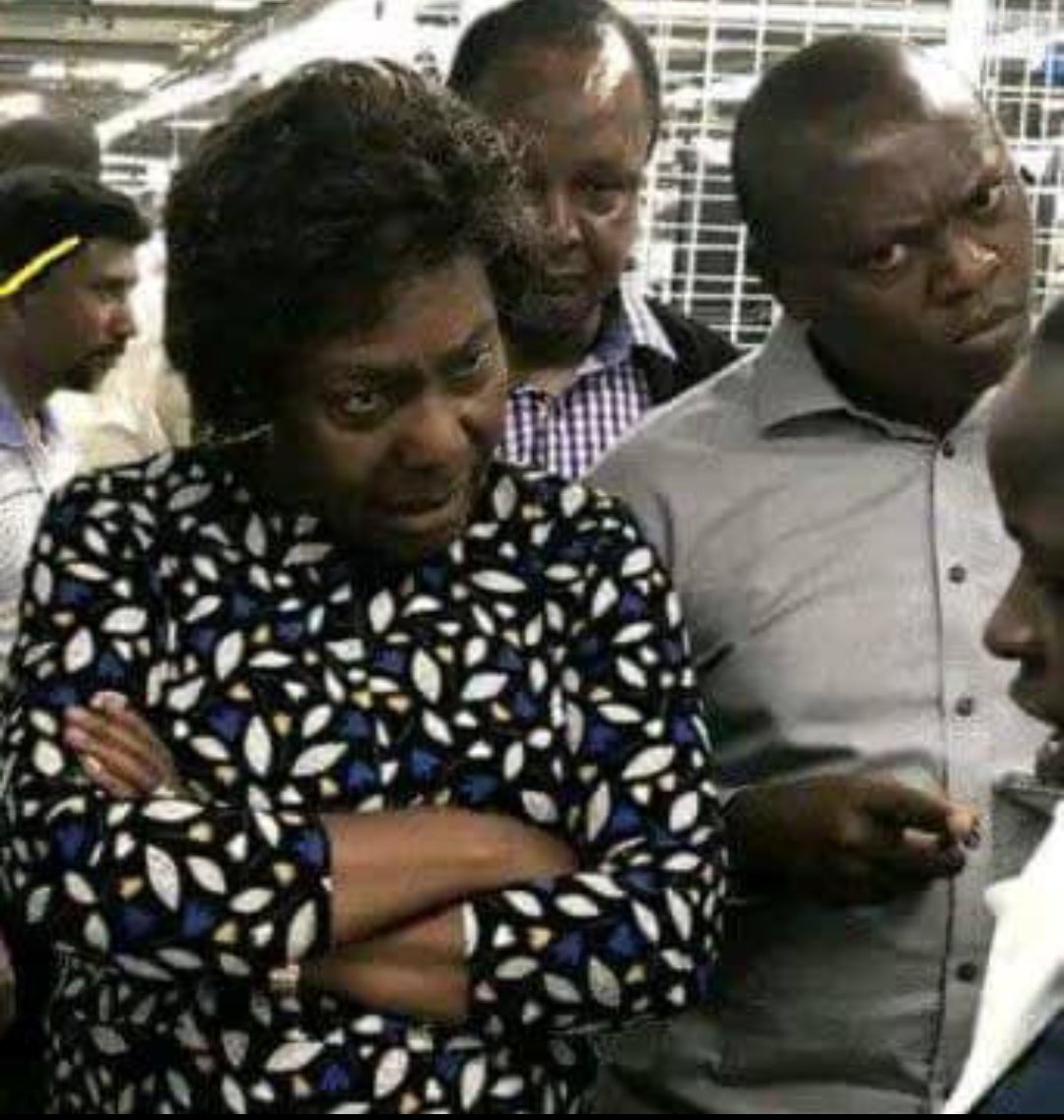 So na you really unfollowed me? 
Inaghi emezikwa ka nwannem.
Oya pia follow kitaa