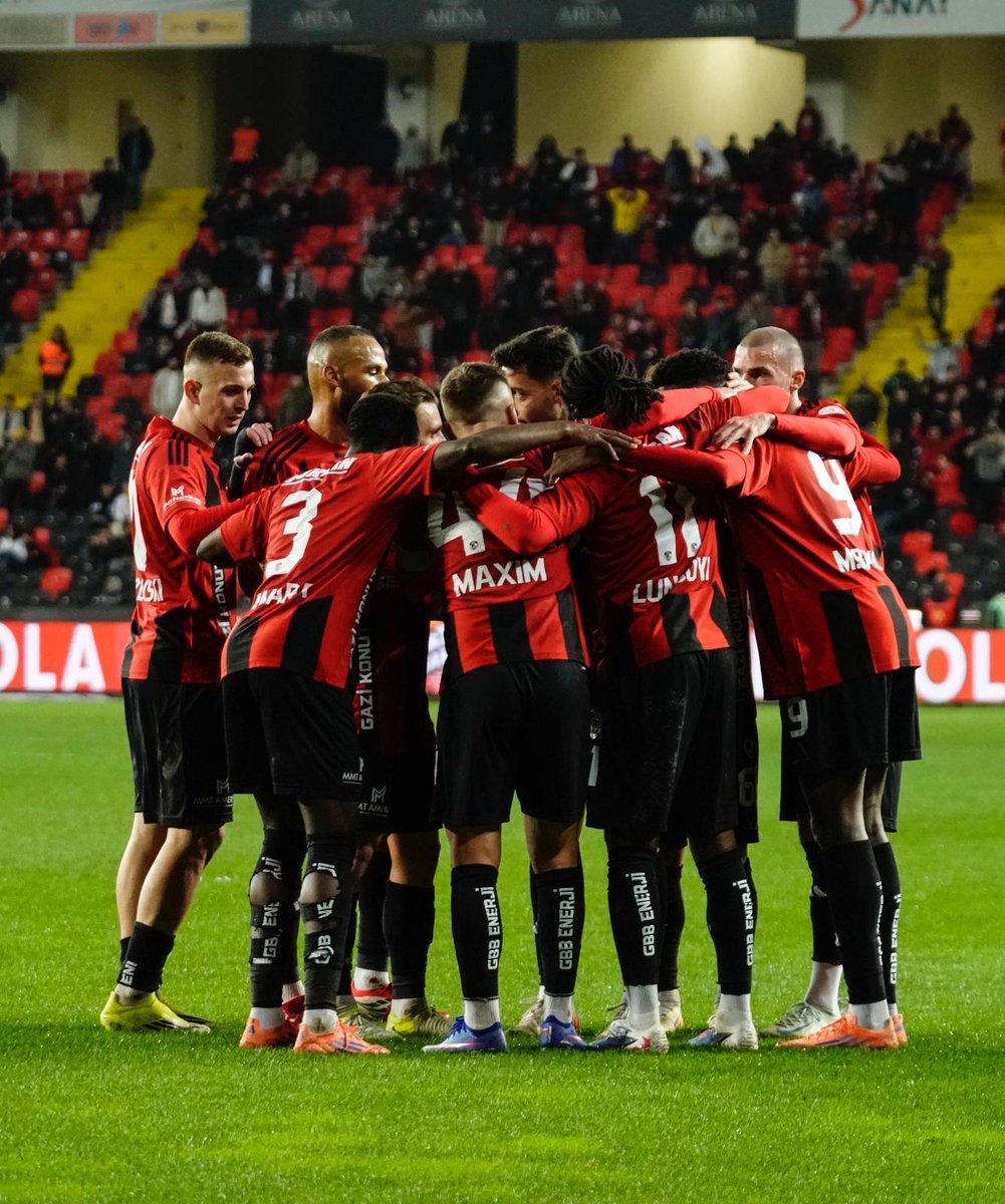 yilmazburak17's tweet photo. Aslan oyuncularıma, onların kocaman yüreklerine teşekkür ediyorum. https://t.co/UqkHVBRNIU