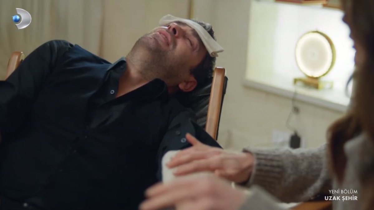 Tamamdır paralel senarist
Tamamdır 1.sezonun içinden geçen senarist 
Tamamdır saçmalıktan saçmalar yazan senarist
Tamamdır 
#uzakşehir