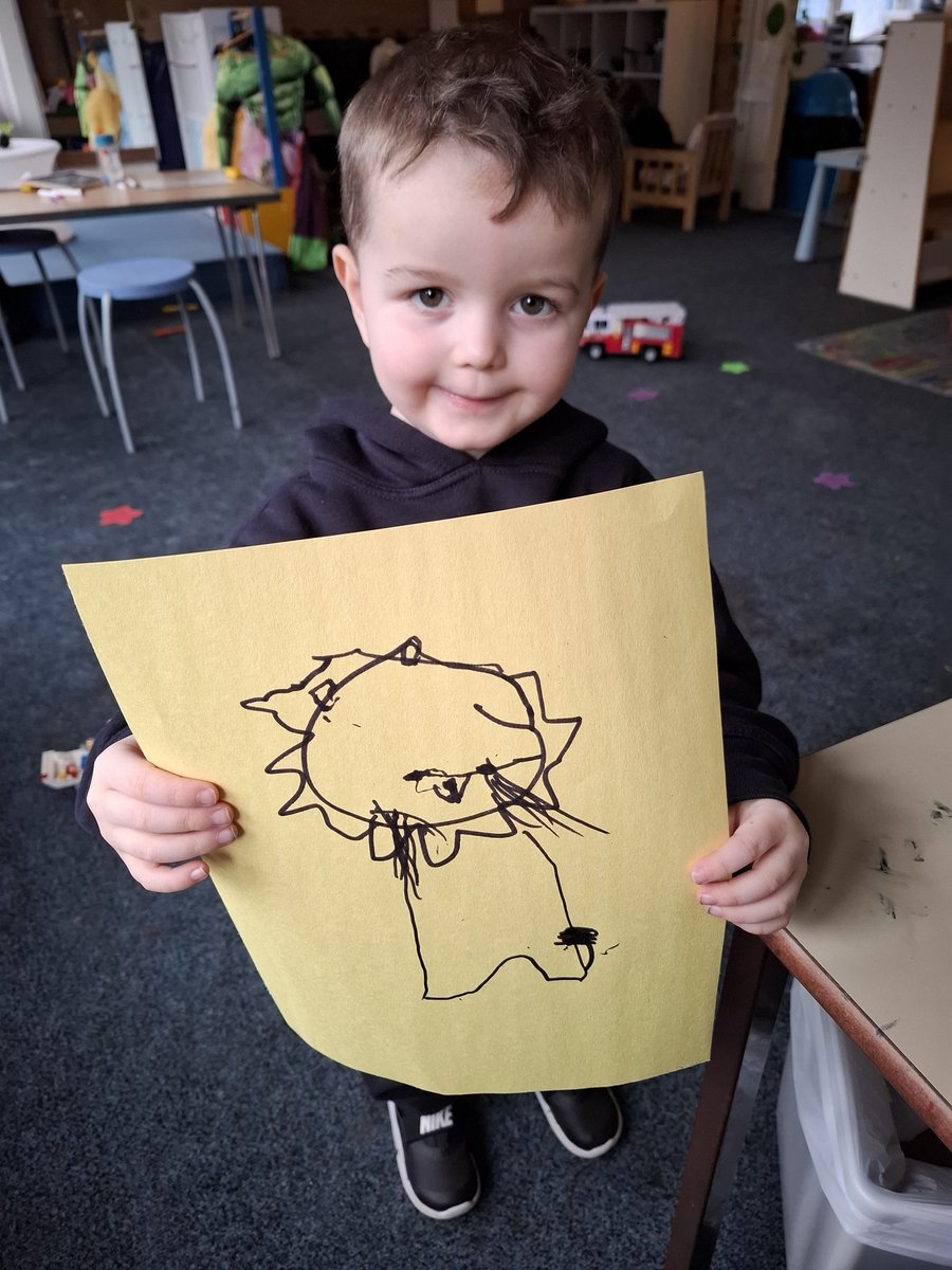 Look at Nursery's lovely lions.
#olqpfamily #dearzoo #littleartists