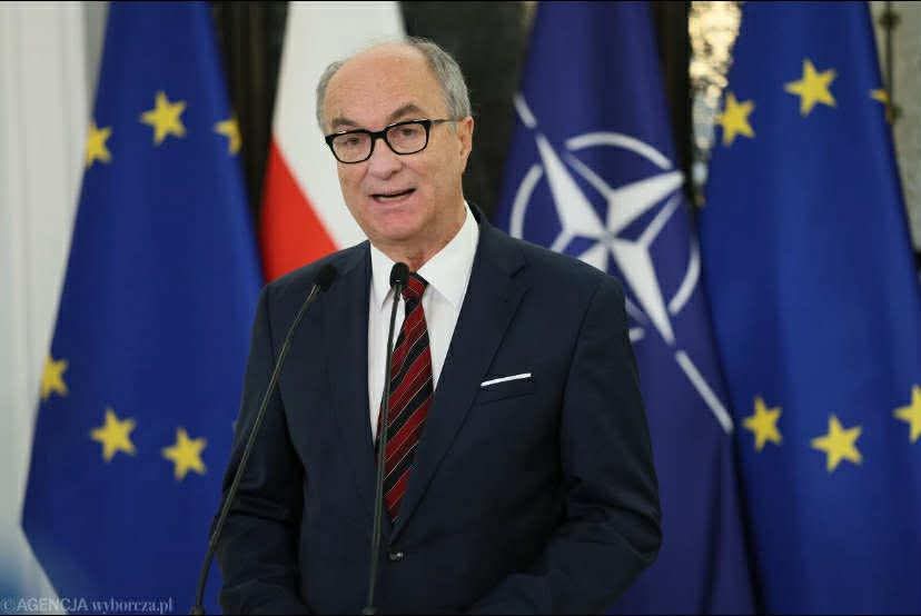 Marszałek gość pierwsza klasa 👏

To nie był gest. To był nokaut.
Czarzasty nie czekał aż propaganda się rozpędzi. Nie liczył na łaskę komentatorów. Nie grał na czas. Wyszedł pierwszy i zrobił rzecz, która dla was jest obca jak uczciwość w kampanii. Sam poprosił służby o pełną