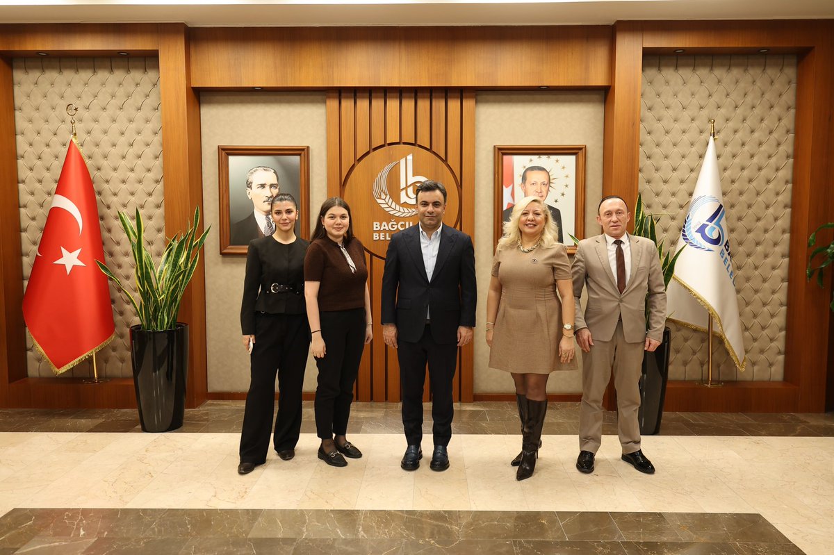 Bağcılar Dünyagöz Hastanesi Müdürü Reyhan Uçal ve beraberindeki heyete nazik ziyaretleri için teşekkür ediyorum.