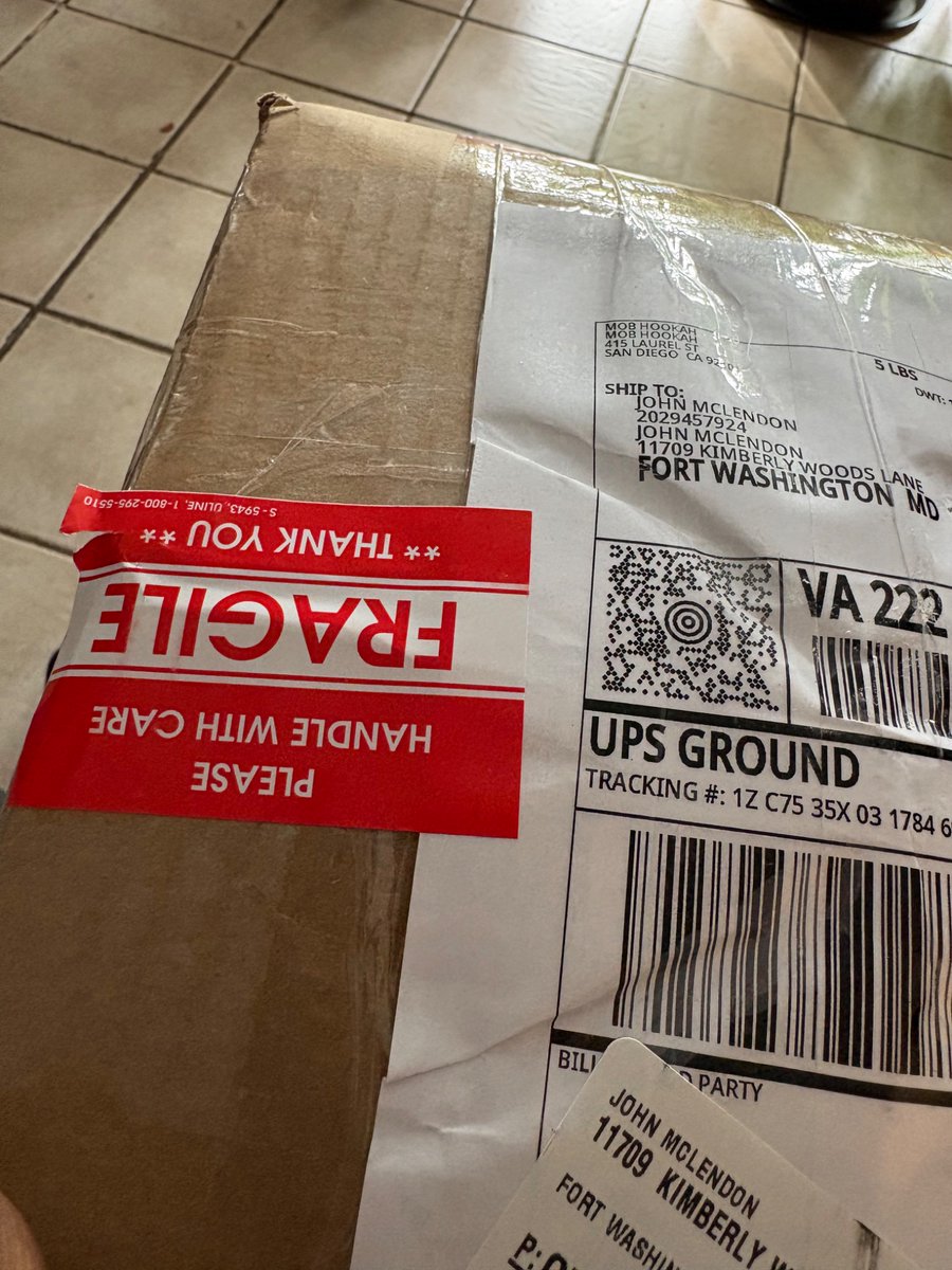 TheFallSon's tweet photo. @UPS if the package says fragile , what’s up with this handling. There was glass in this https://t.co/wTPGd93UiZ
