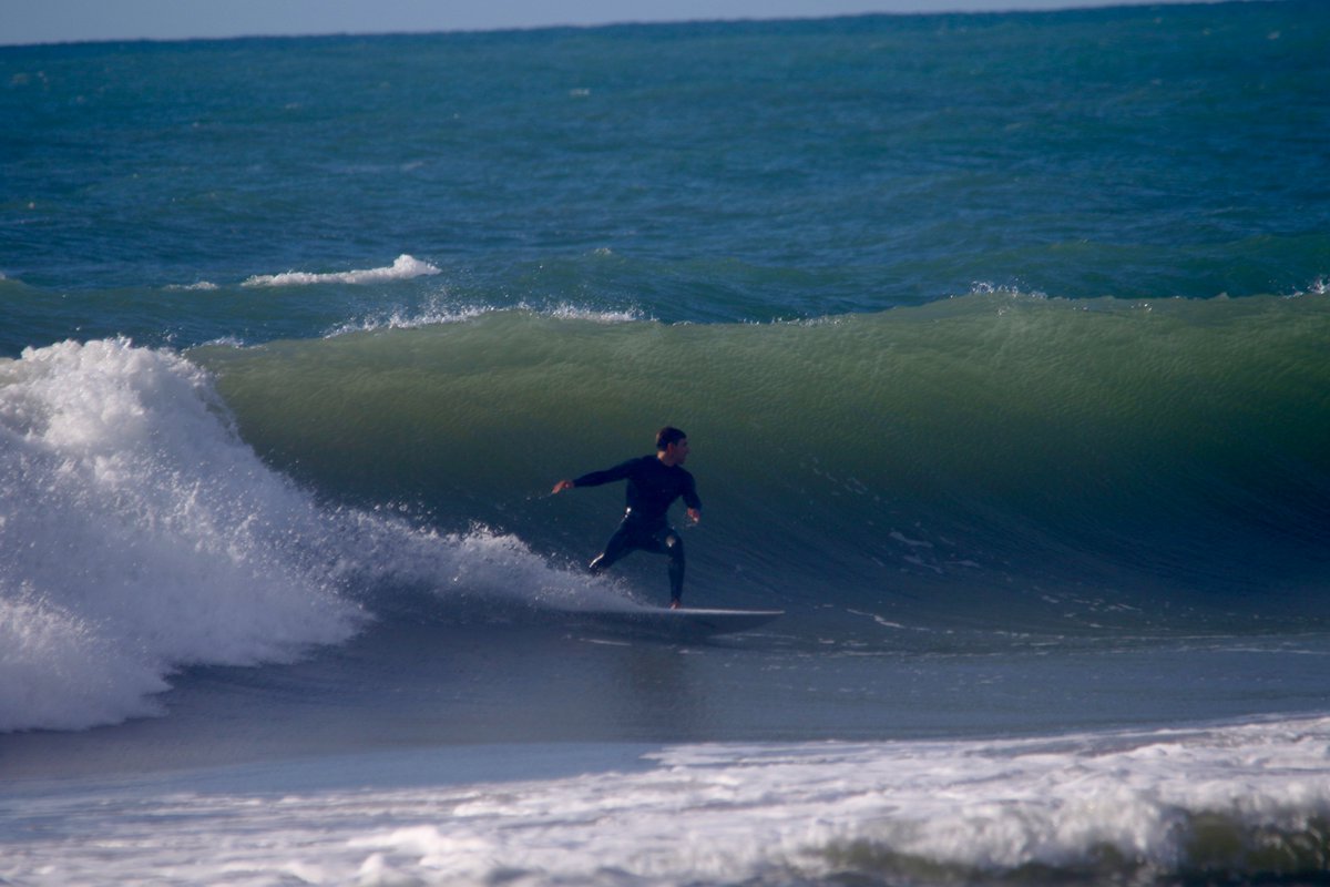 Surfeando el Merval tweet media