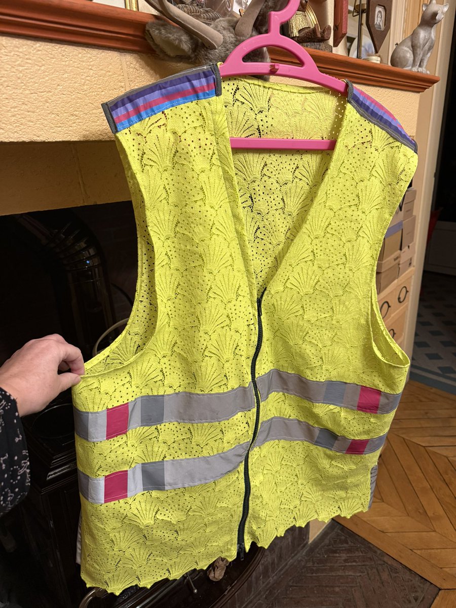 Sophie Bib 👠📚📸#BCBG #BRI cyclette unité psecial tweet media