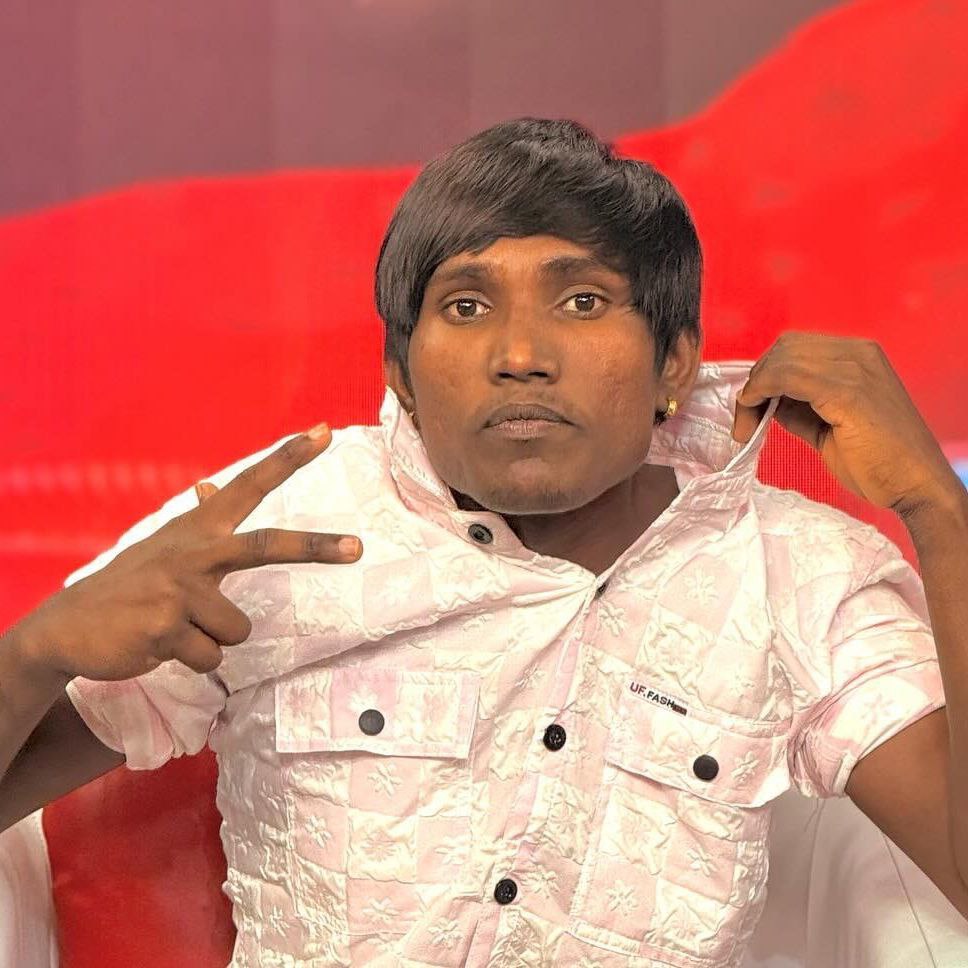 pusholder's tweet image. Hindistan'ın Justin Bieber'ı olarak tanınan Suraj Chavan, "Ülkenin En YakışıkIısı" seçildi.