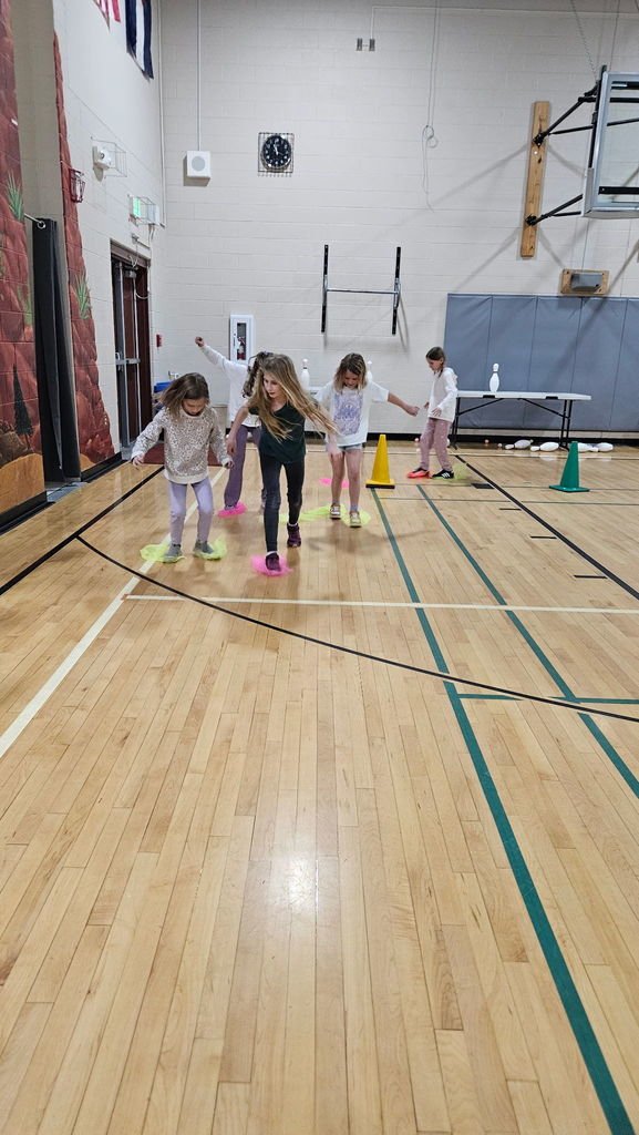 cmsd12's tweet image. Students in Mrs. Doane’s PE class went for the gold today—trying out Olympic sports and even lighting a flame in our own opening ceremony! 🔥🏅 What an amazing day to be a Gold Camp Cougar! 🐾💛