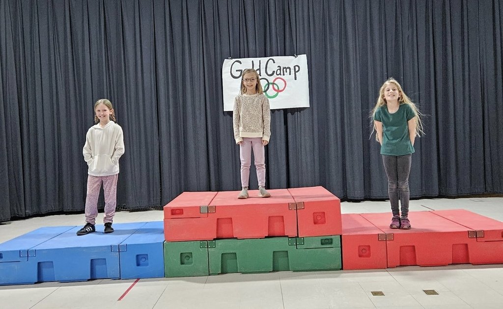 cmsd12's tweet image. Students in Mrs. Doane’s PE class went for the gold today—trying out Olympic sports and even lighting a flame in our own opening ceremony! 🔥🏅 What an amazing day to be a Gold Camp Cougar! 🐾💛