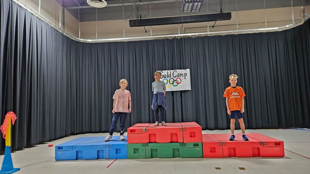 cmsd12's tweet image. Students in Mrs. Doane’s PE class went for the gold today—trying out Olympic sports and even lighting a flame in our own opening ceremony! 🔥🏅 What an amazing day to be a Gold Camp Cougar! 🐾💛