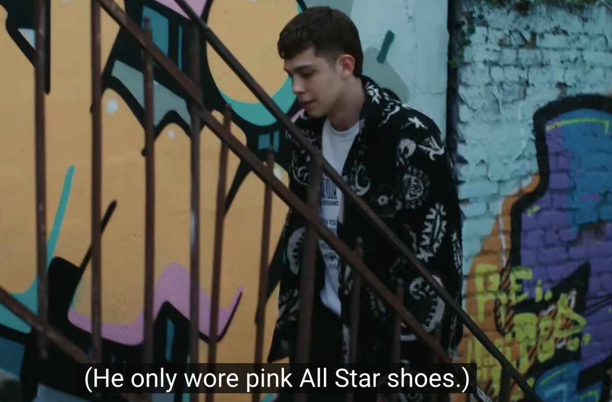 Pametno je kako je Sram odlučio promijeniti narativ koristeći obrade gej himni s ozbiljnijim tonom, a ne originale koji imaju satiričan ton.
Serija nas time pozorava da iako na gej osobe gledamo kao karikature, zapravo se radi o stvarnim osobama sa stvarnim problemima #sramhr