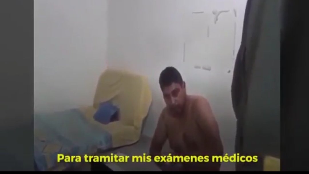 prioridadvzla's tweet image. Vean la diferencia de un preso de la falsa oposición como salen gorditos y papiados de su spa hasta hacen muchachos y todo, en otros casos como el de CAGUARIPANO, es un verdadero preso y torturado.