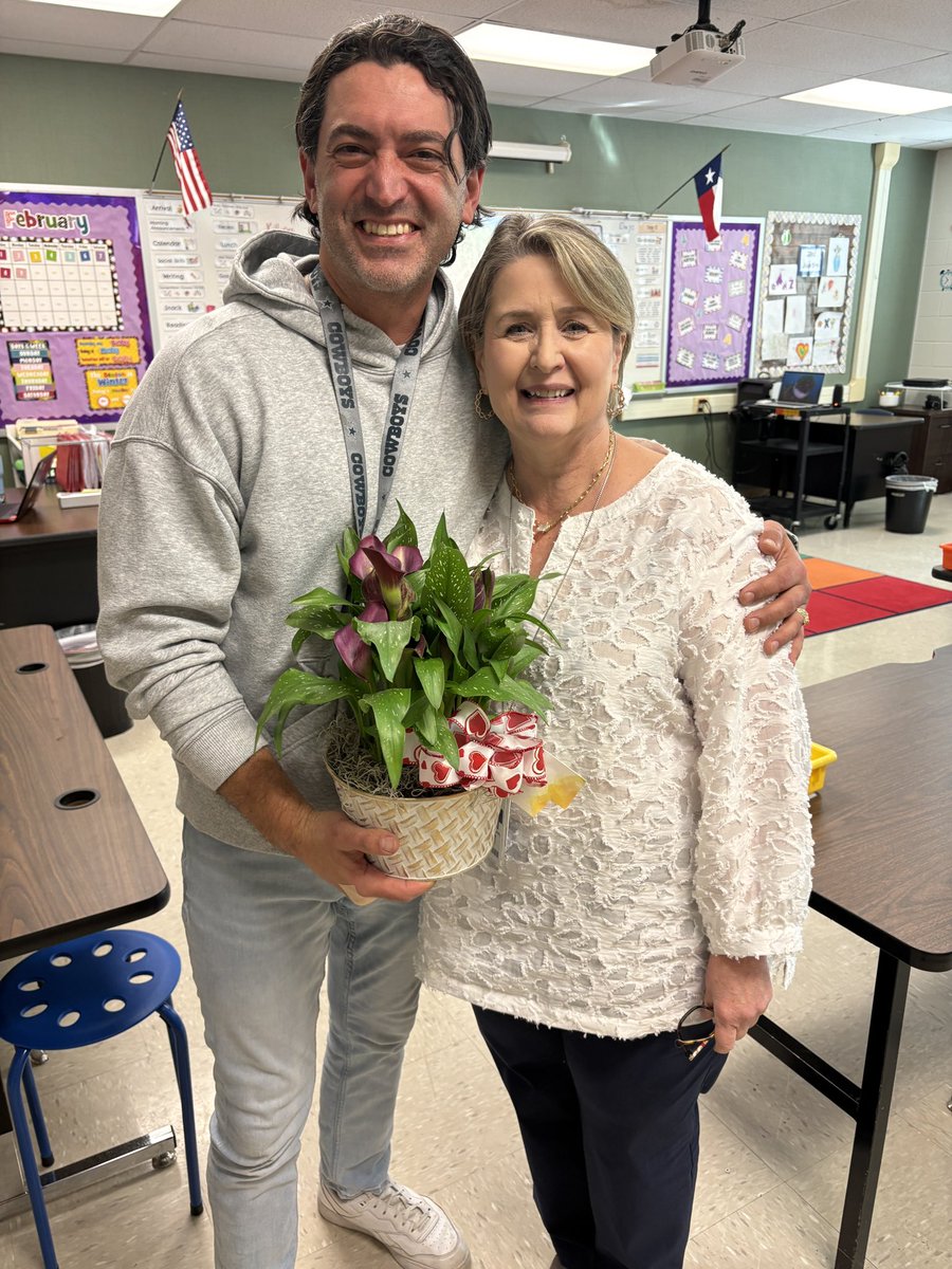 Aue Elementary tweet media