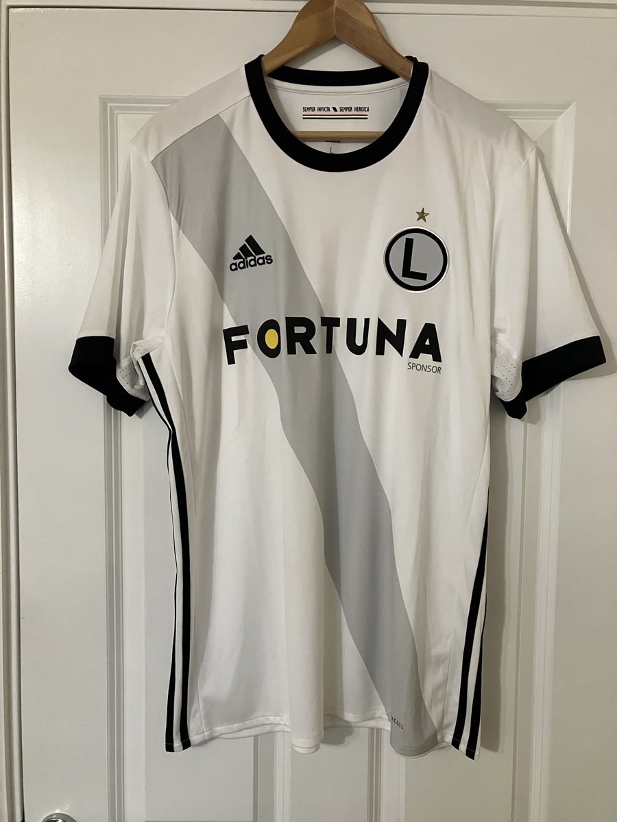 prevo10's tweet photo. @shirt_x Pescara 1994-95 Shirt, long sleeve, large, 22” p2p, £90

Legia Warsaw 2018-19, BNWT, large, £27

Southend Utd, 1992-94 Away shirt, large, 23” p2p, £70

R.M Tracked 48 £3

DM for more info ⬇️ https://t.co/ZmH1OThSHT