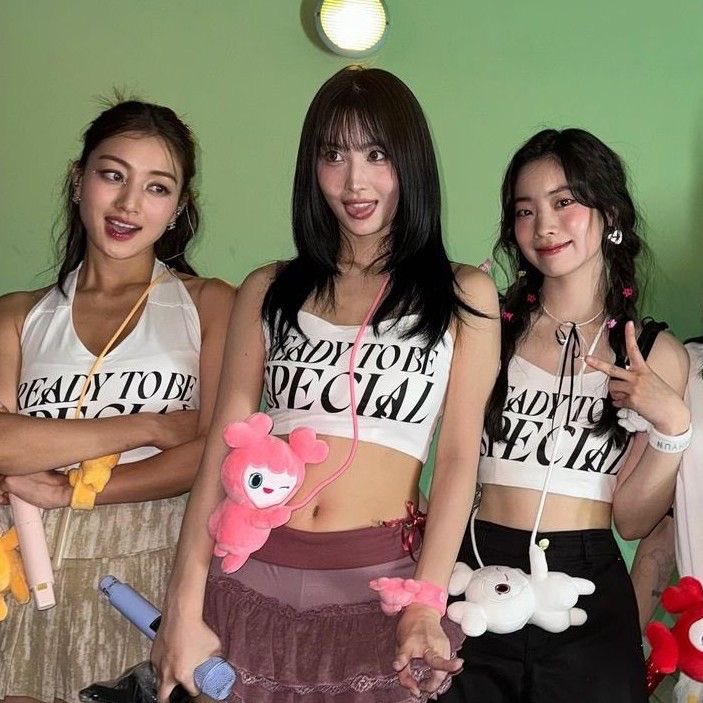 Update Boo tweet media